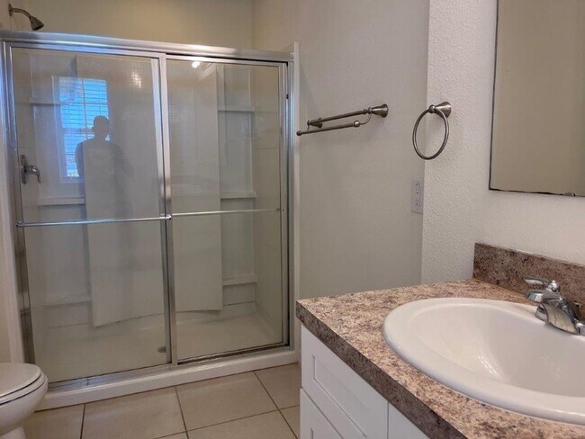 Building Photo - 4812 Riverwalk Dr