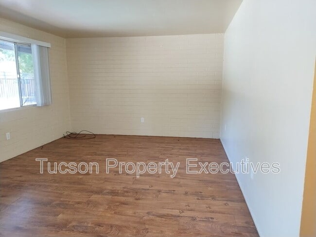 Building Photo - 8934 S Nogales Hwy