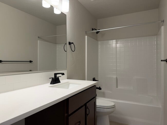 Building Photo - 10096 Longtail Dr