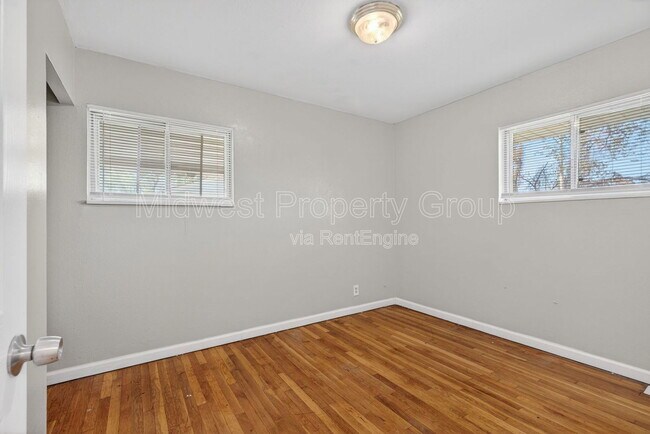 Building Photo - 257 Glen Garry Rd