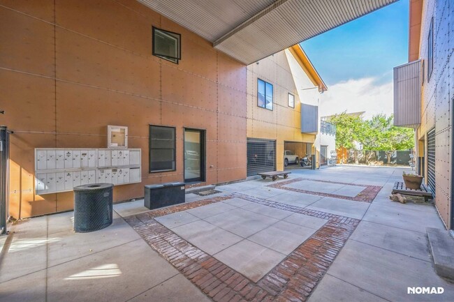 Building Photo - 2 Bedroom 2 Bathroom Loft Condo in RiNo (R...