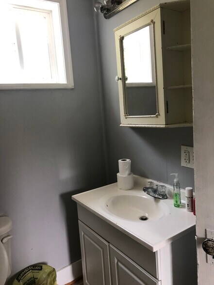 Building Photo - 258 Munford St