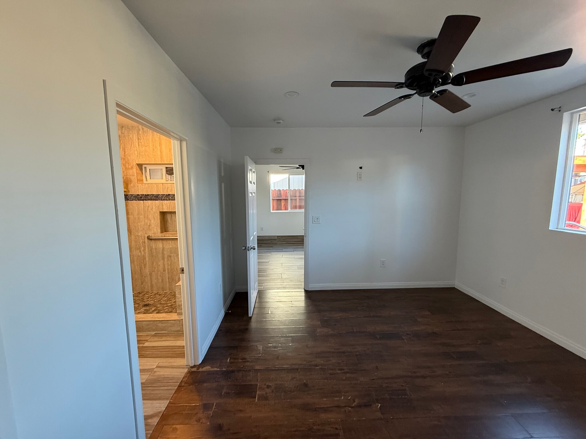 Building Photo - 18334 Lorne St