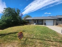 Building Photo - 48th Ave 3br 2ba w/garage