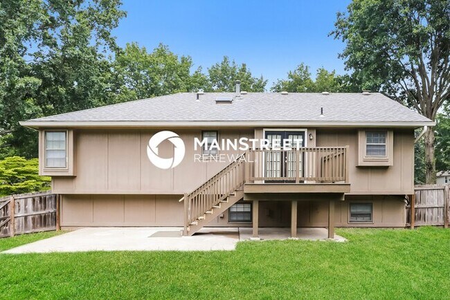Building Photo - 3 Bedroom Pet-Friendly Home in Lees Summit...
