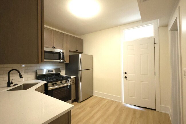 Building Photo - 4436 N Bernard St