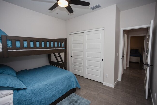 Building Photo - VR - 881 Pueblo Dr