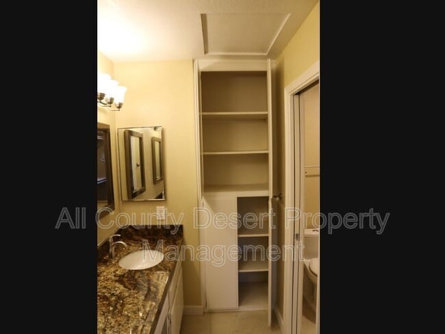 Building Photo - 45426 Driftwood Dr