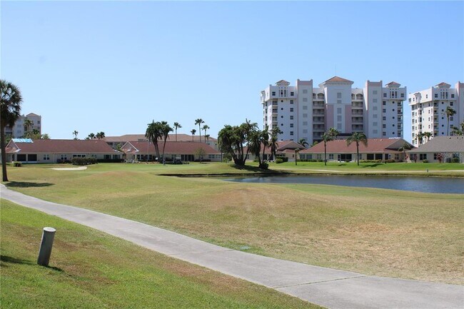 Building Photo - 1702 Fairway Trce