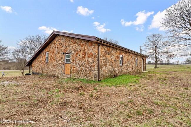 Building Photo - 58 Riverside Ln