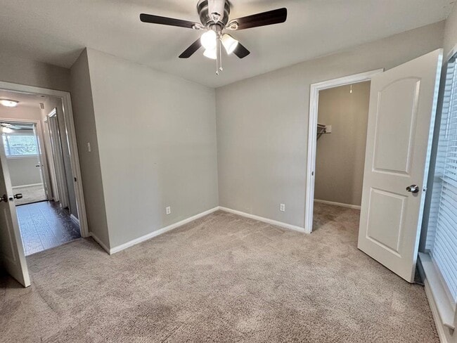 Building Photo - 5518 Viking Dr