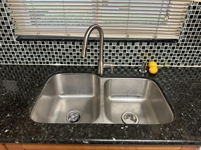 Building Photo - 1934 Foxworthy Ave