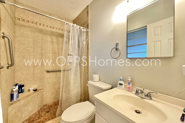 Building Photo - Fort Walton Beach 4bed/2bath AVAILABLE!