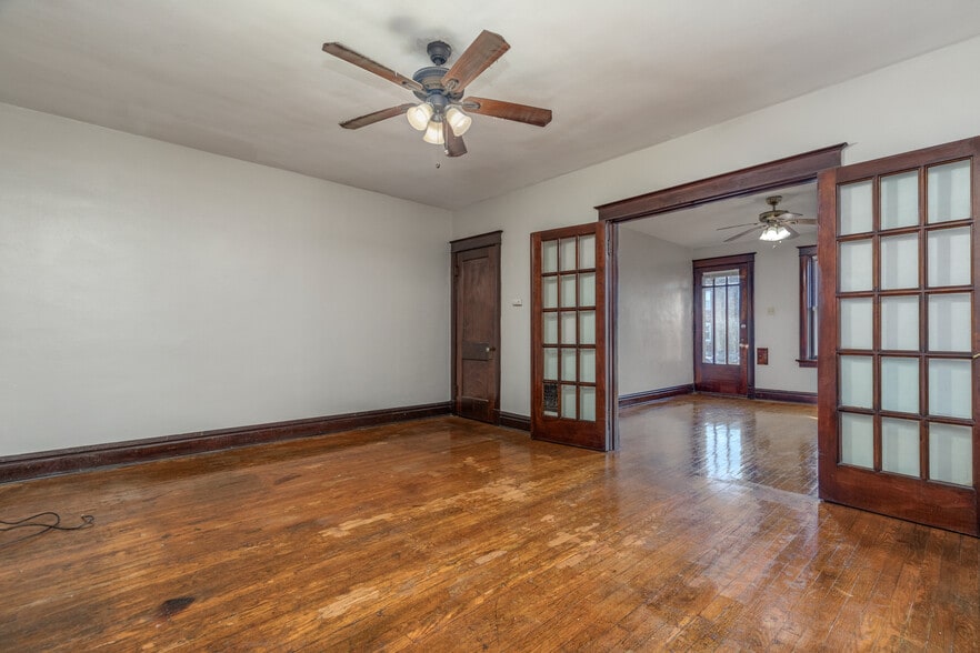 Building Photo - 3905 Dunnica Ave