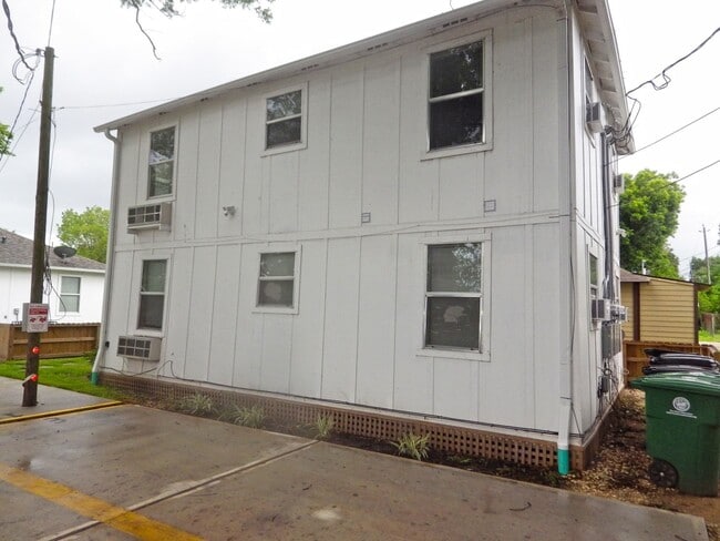 Building Photo - 505 E 32nd St