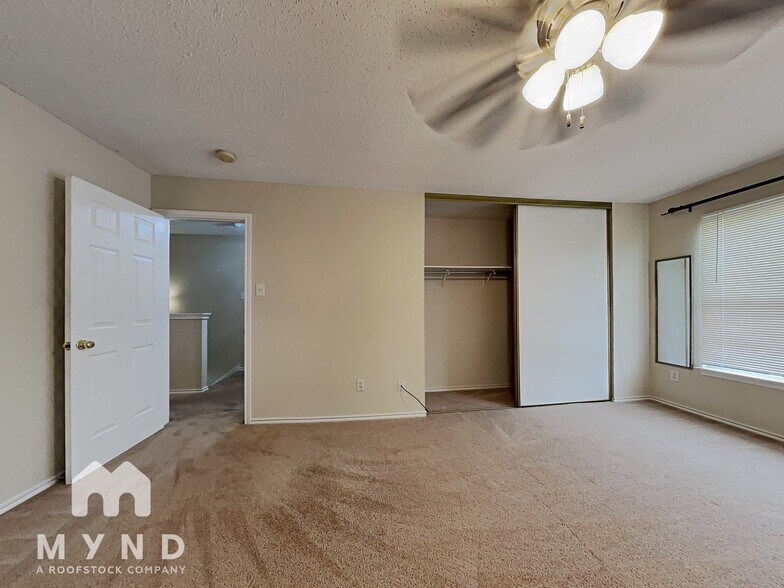 Building Photo - 316 Willow Oak Dr