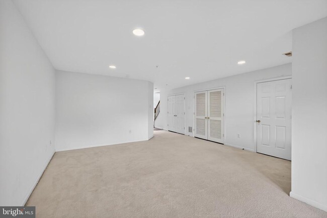 Building Photo - 1034 Meandering Way