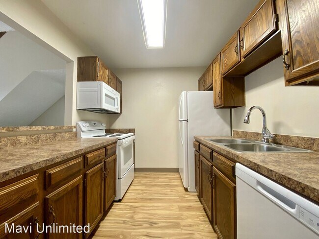 Building Photo - 3 br, 2.5 bath House - 1817 S Union Blvd.