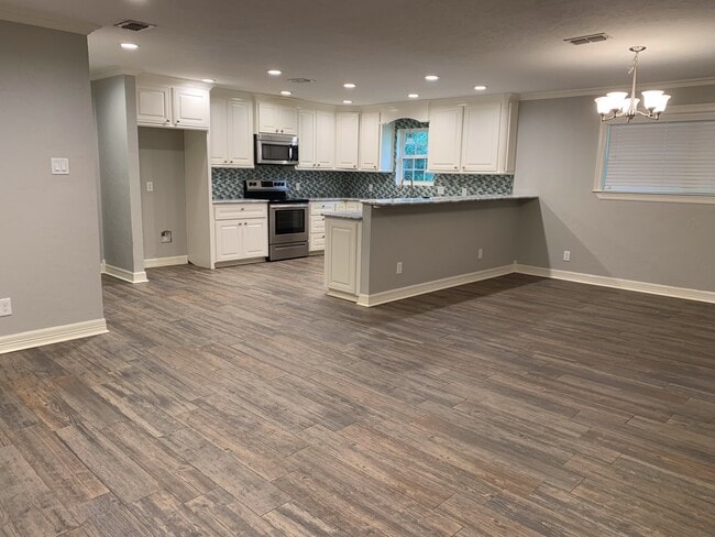 Building Photo - 3/2/2 on 1 ac LISD