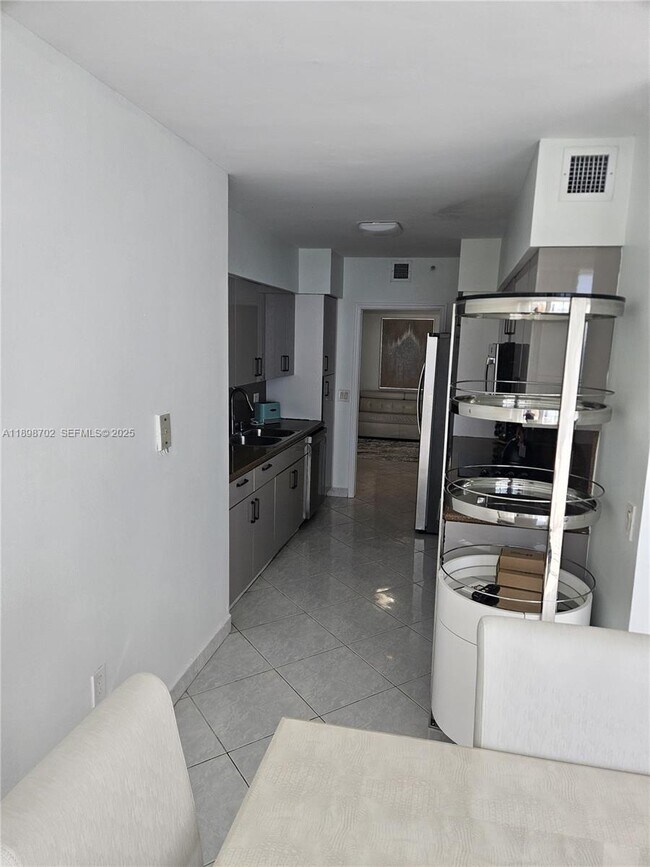 Building Photo - 16400 Collins Ave