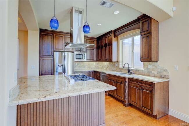 Primary Photo - 612 N Juanita Ave