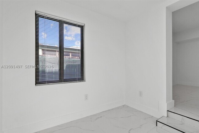 Building Photo - 431 E 62nd St