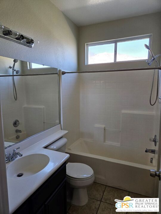 Building Photo - 755 Summit Dr