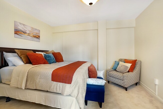 Building Photo - 20 Chapel St