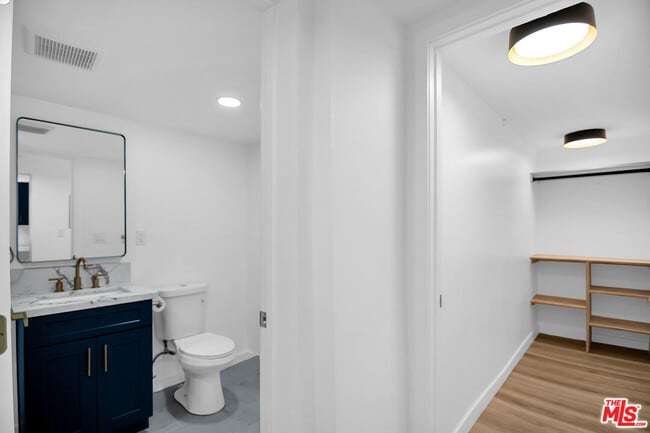 Building Photo - 1021 N Genesee Ave