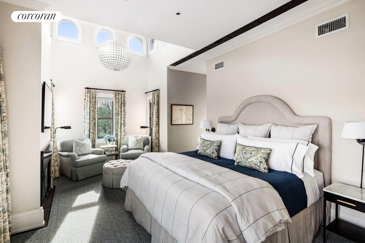 Building Photo - 43 Church St