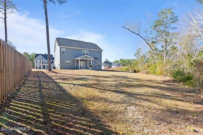 Building Photo - 906 Needlerush Rd