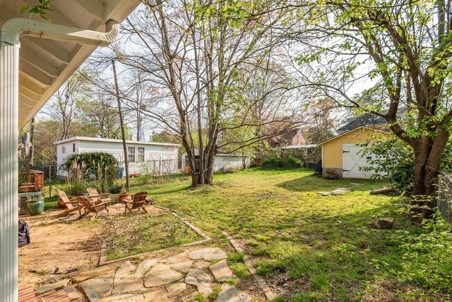 Building Photo - Gorgeous Home in Durham!