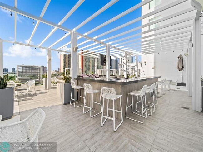 Building Photo - 400 Sunny Isles Blvd