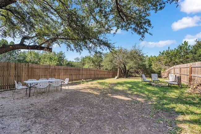 Building Photo - 520 S Meadowlark St