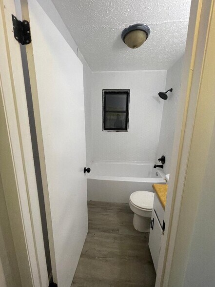 Building Photo - 115 Myatt Dr