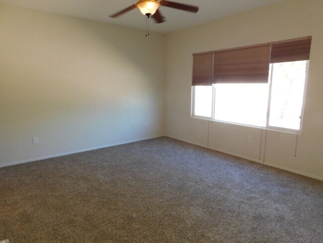 Building Photo - GORGEOUS HOME IN SUN CITY ALIANTE*AGE RESTRICTED COMMUNITY*3 LARGE BEDROOMS*OPEN FLOORPLAN*