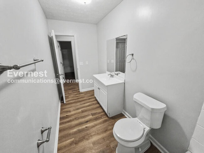 Building Photo - 234 Elm Pl