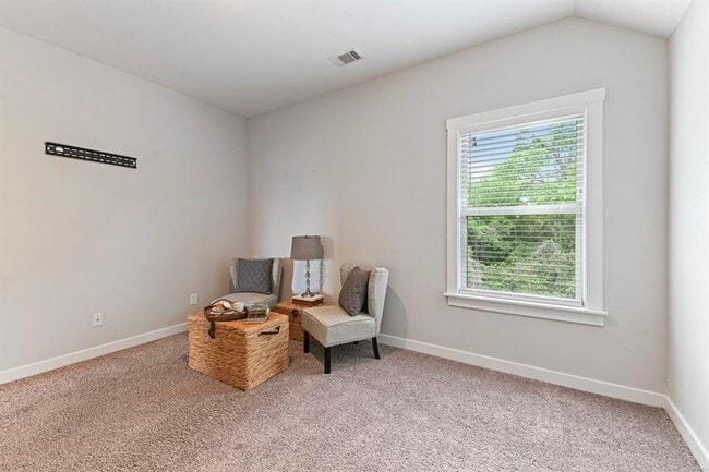 Building Photo - 731 Hedgefield Way