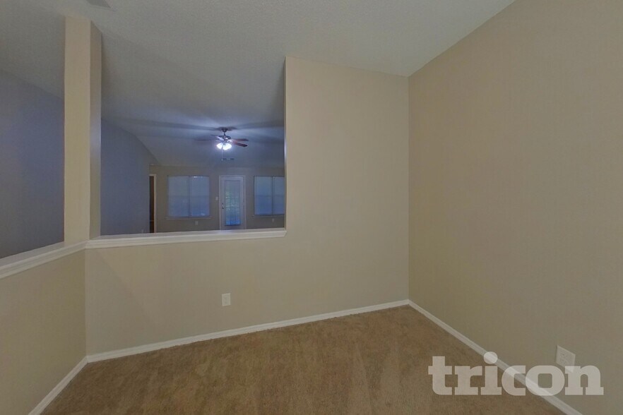 Building Photo - 2805 Trotters Pointe Dr