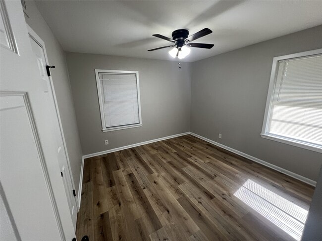 Building Photo - 717 Grantham Rd