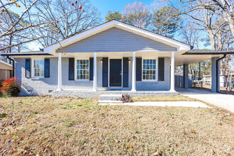 Building Photo - 3-Bedroom Home with Charming Details