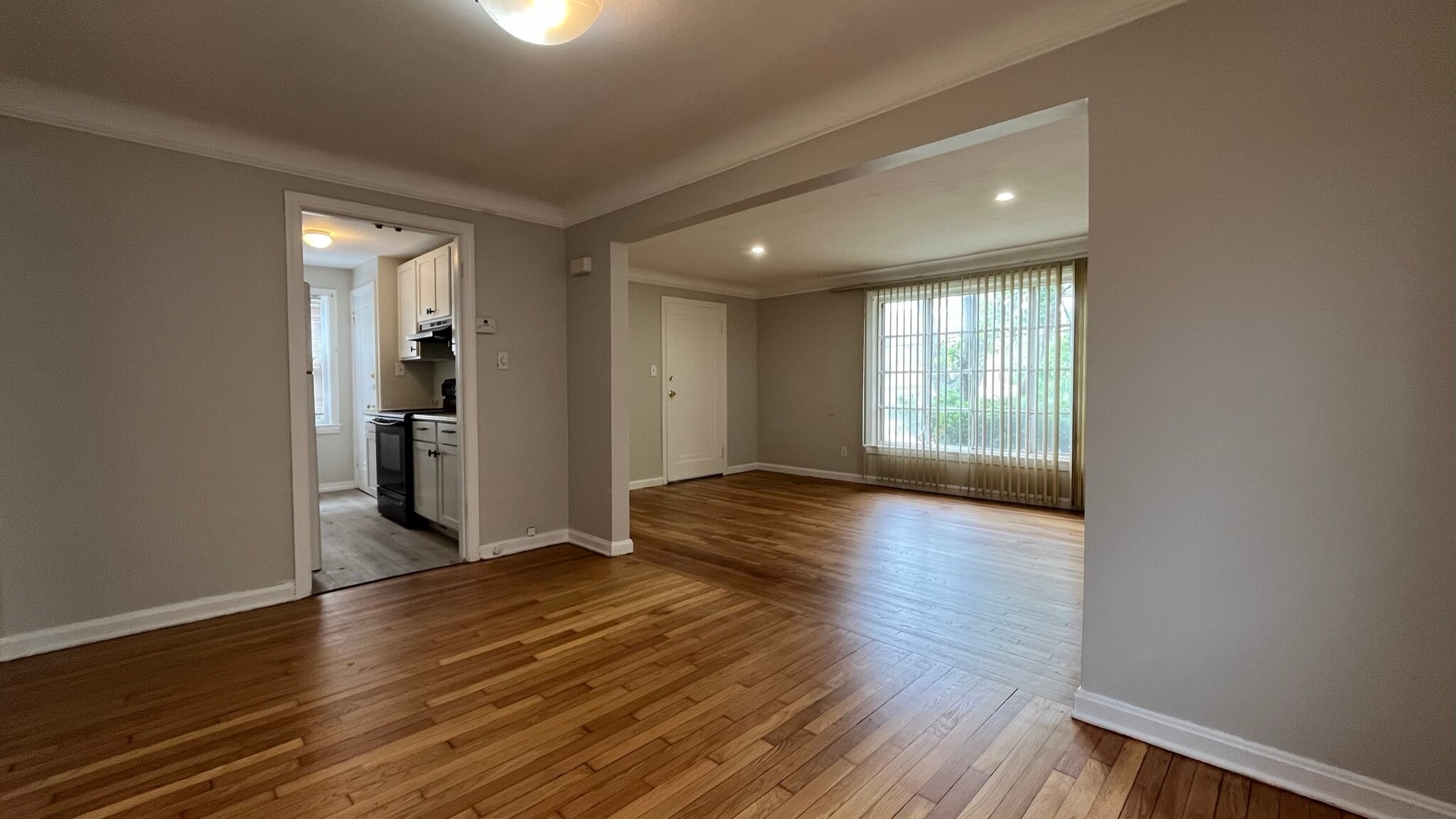 Building Photo - 3237 Washington Blvd