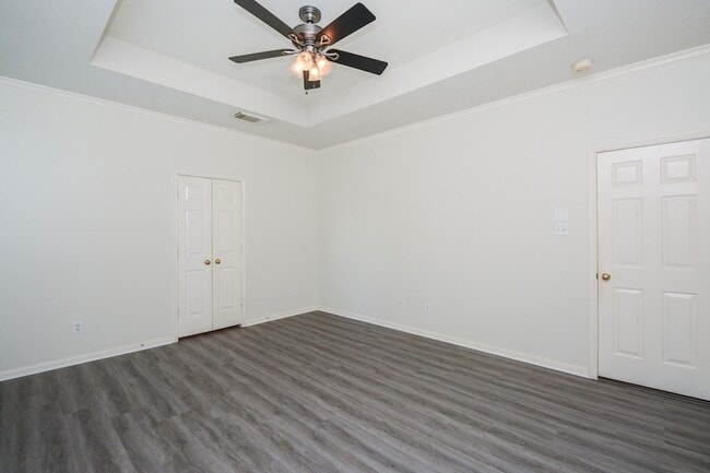 Building Photo - 918 Tennyson Dr