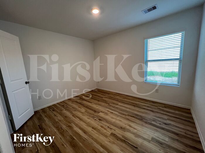Building Photo - 3315 Aster Mdw Wy
