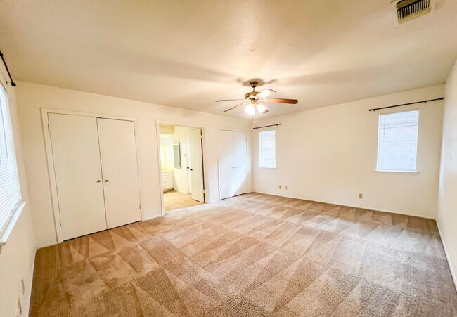 Building Photo - 11103 Whisper Hollow