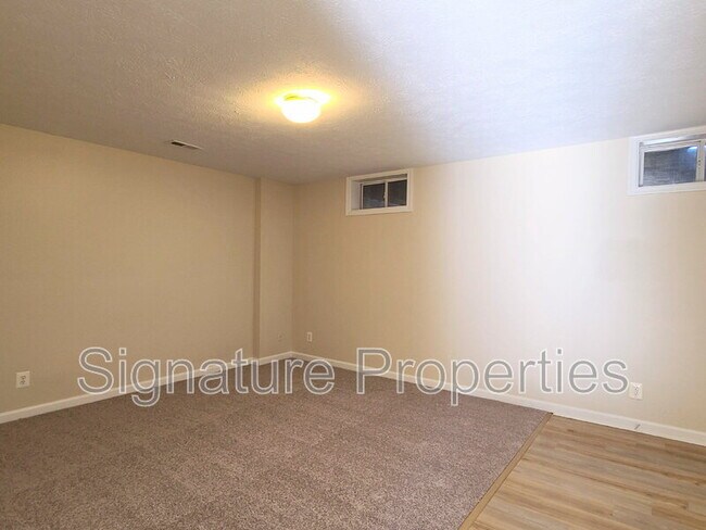 Building Photo - 106 Regina Ln