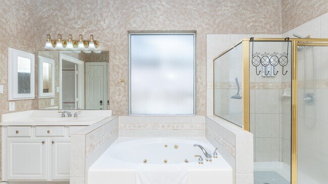 Building Photo - 3007 Smokey Hollow Dr