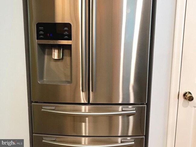 Building Photo - 11120 Lake Breeze Dr