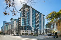 Building Photo - 425 W Beech St