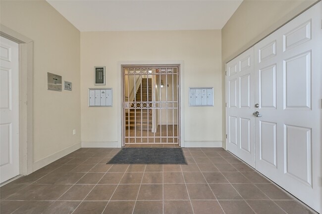 Building Photo - 2309 Harborside Dr